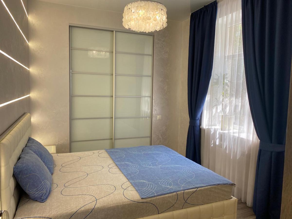 New Luxury Apartment In The Center On Konstitution Square Kharkiv Extérieur photo
