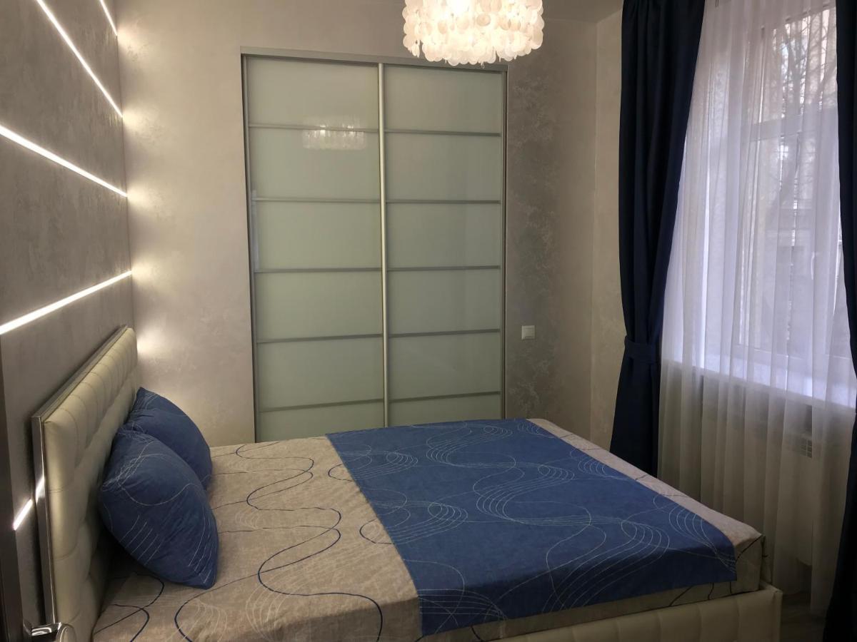 New Luxury Apartment In The Center On Konstitution Square Kharkiv Extérieur photo