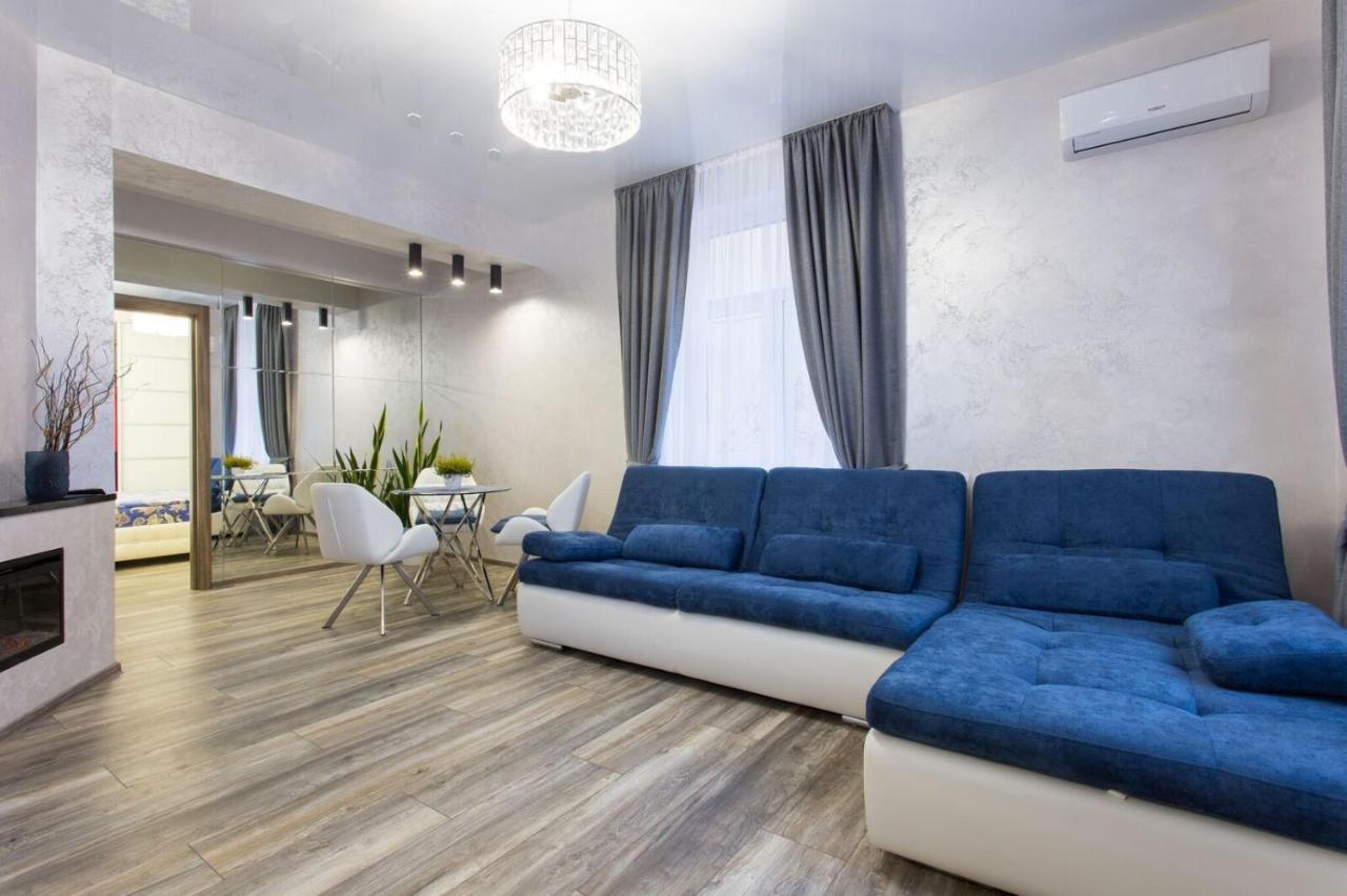 New Luxury Apartment In The Center On Konstitution Square Kharkiv Extérieur photo
