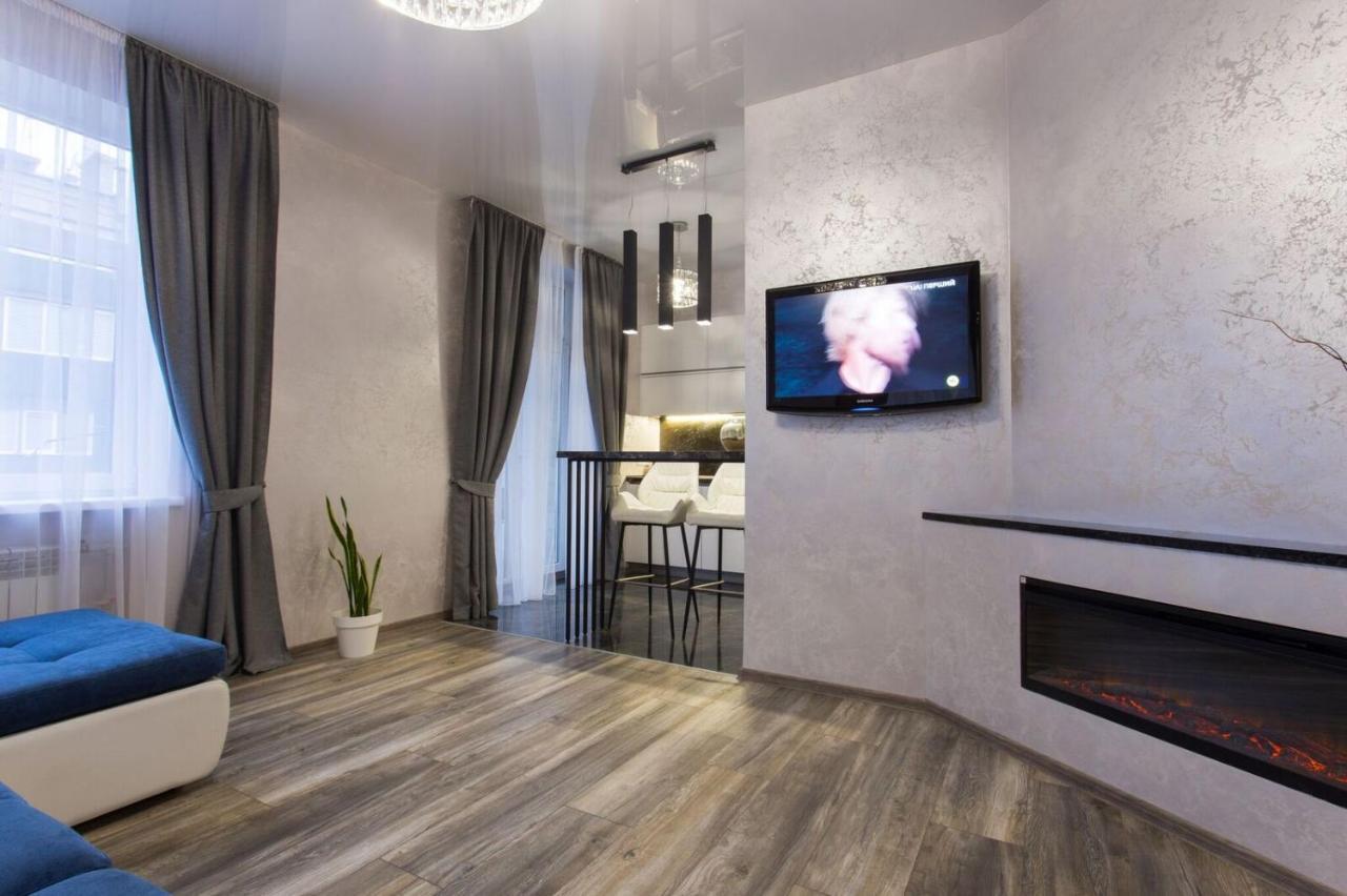 New Luxury Apartment In The Center On Konstitution Square Kharkiv Extérieur photo
