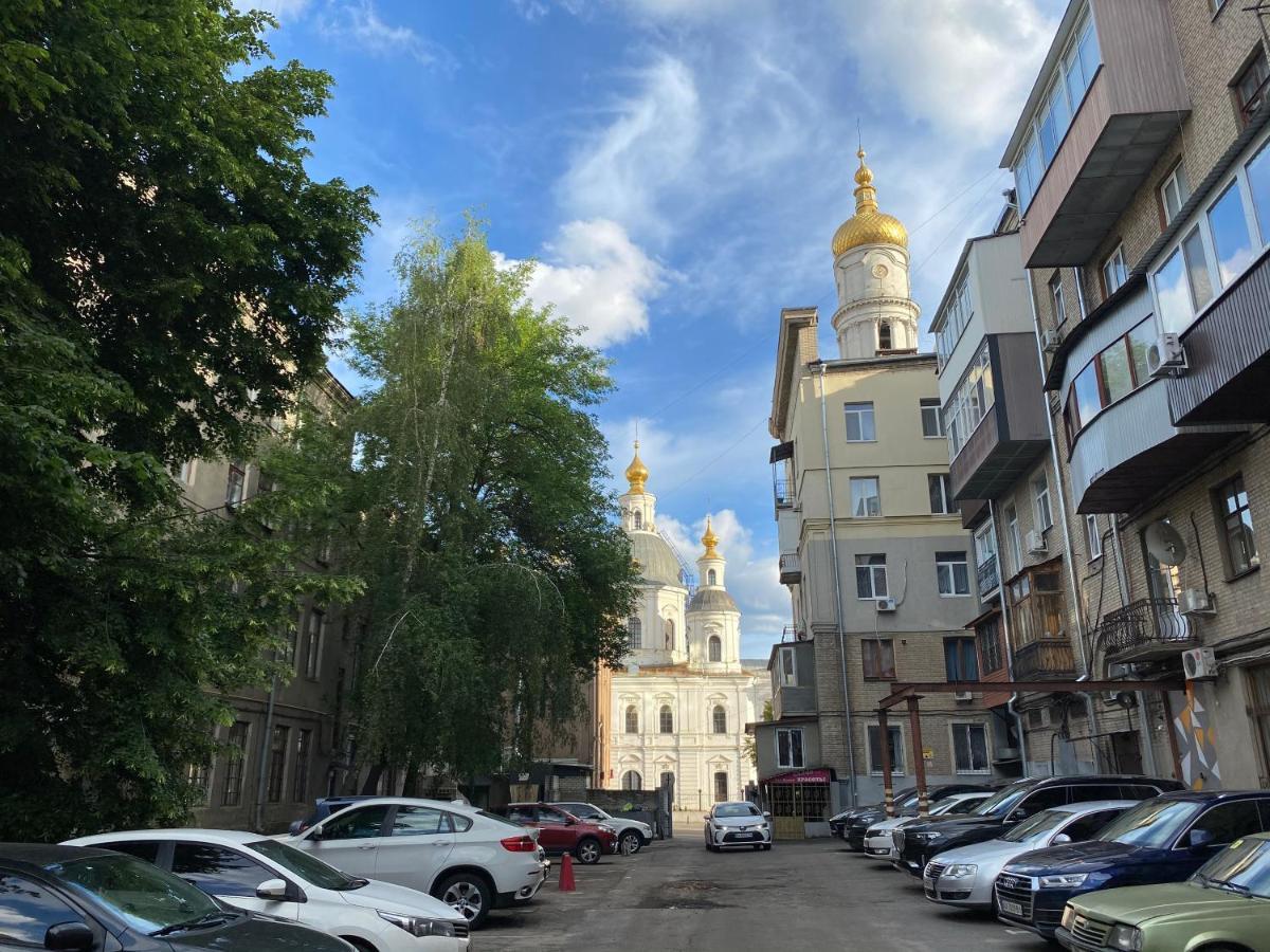 New Luxury Apartment In The Center On Konstitution Square Kharkiv Extérieur photo